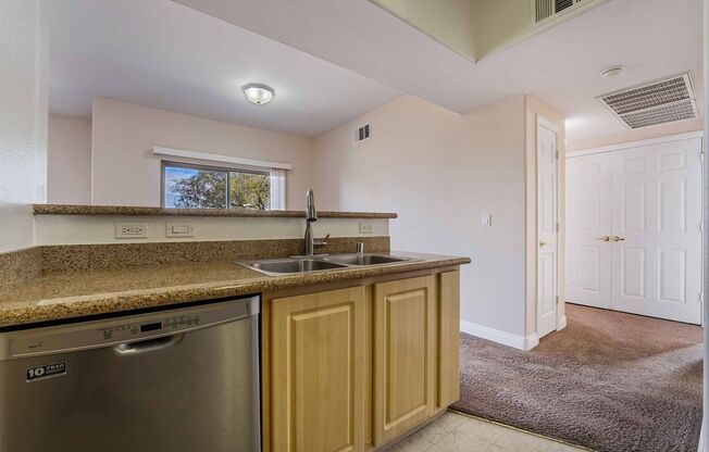 Beautiful Condo with Spacious Layout!