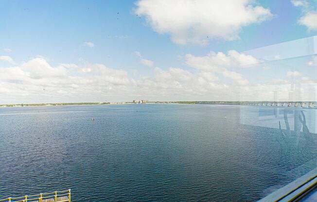 2 beds, 2 baths, $1,600, Unit Apt 603
