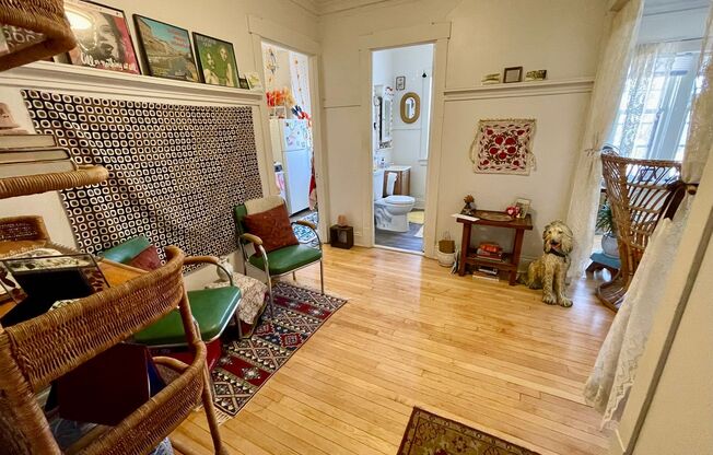 Studio, 1 bath, $895, Unit 23