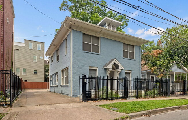 1 bed, 1 bath, 585 sqft, $1,300, Unit 1