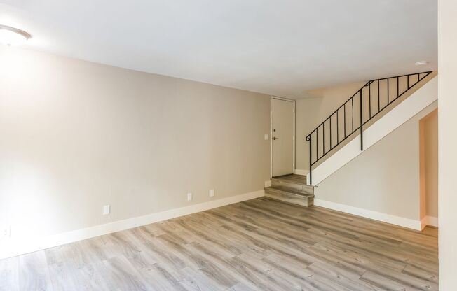 1400 Creekside Apartments CDM