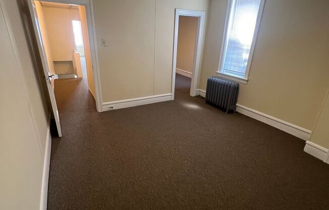 3 beds, 1 bath, $1,395