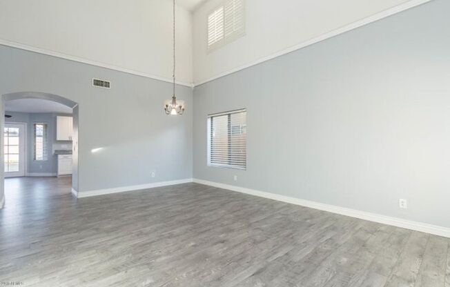 Charming 5 Bed 3 bath Home in Avondale