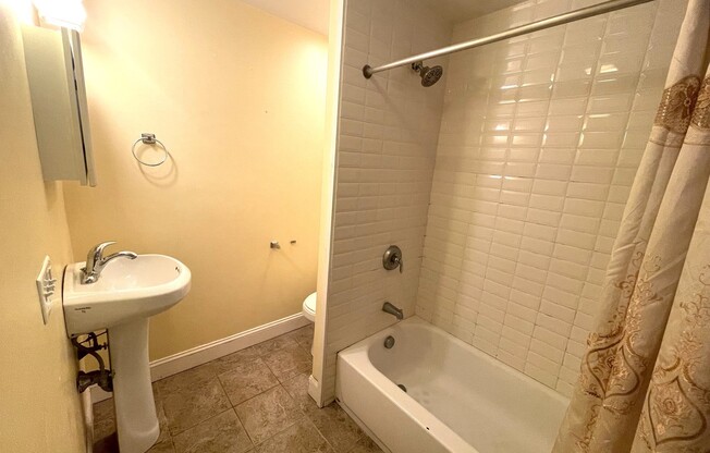 2 beds, 2 baths, 956 sqft, $3,600, Unit 2