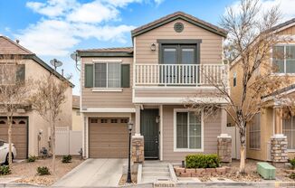 Great location 3 bedrooms 2 1/2 bath, community pool, St. Rose pkwy and Spencer
