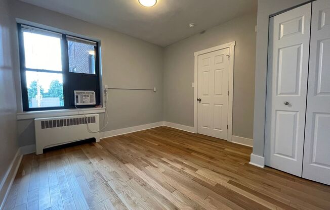2 beds, 1 bath, 750 sqft, $2,199, Unit 5641 Hobart St. #B2