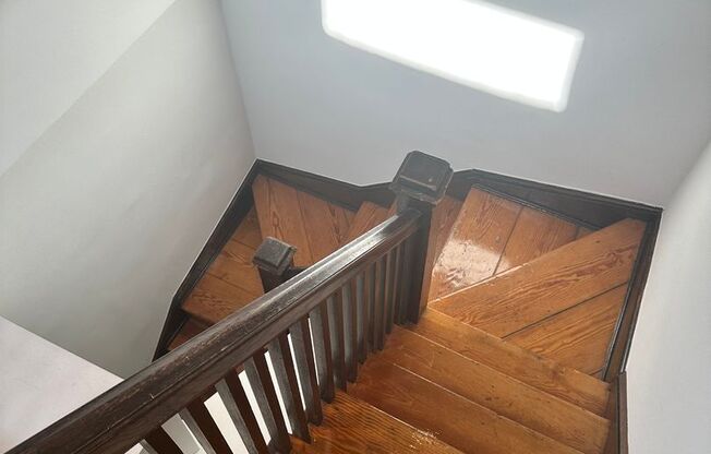 809-809 1/2 King St &amp; 103 1/2 N. Alfred Street