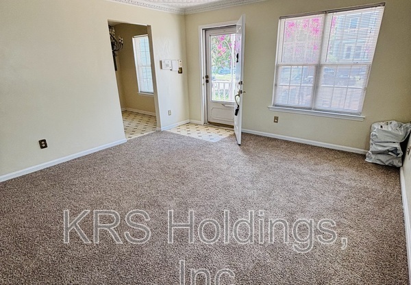 806 WHITEHEAD AVE