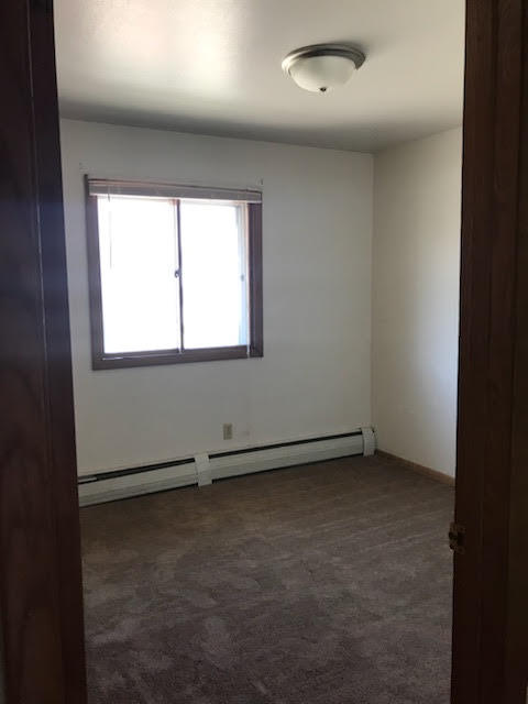 2 beds, 1 bath, $1,095