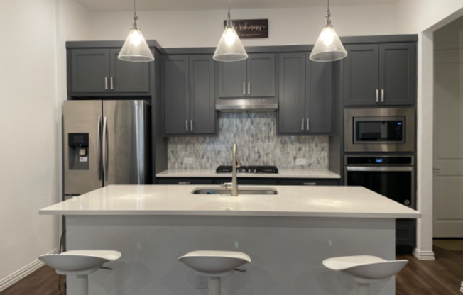 9947 MICHAEL IRVIN ST