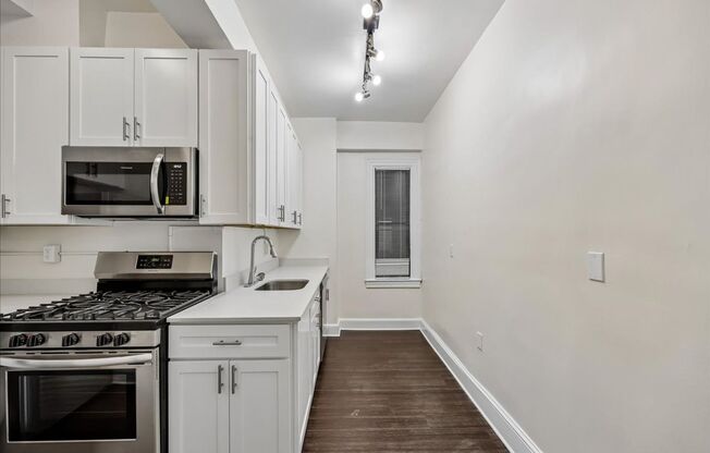 2 beds, 1 bath, $2,833, Unit 1616 16th Street NW Unit 407