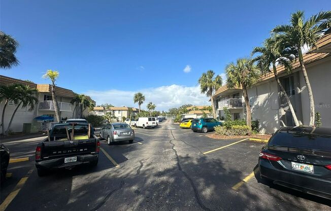 2 beds, 2 baths, 920 sqft, $1,245, Unit Unit # 607