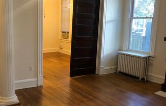 2 beds, 1 bath, $1,550, Unit Lower Flat