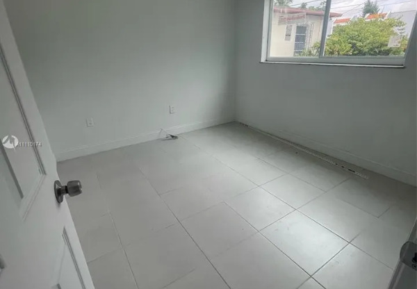 2622 NW 24 ST