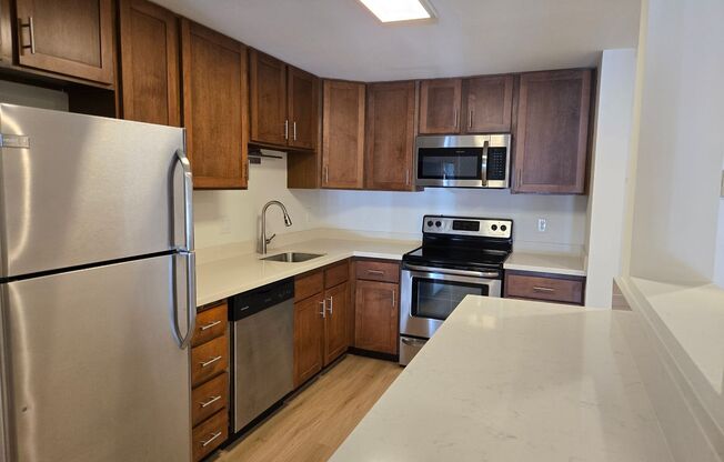 2 beds, 1 bath, 950 sqft, $2,195, Unit 108