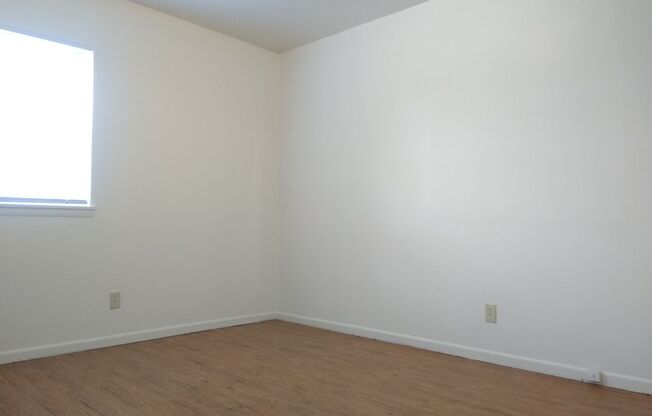 2 beds, 1 bath, 675 sqft, $650, Unit 440 Arter-Unit 13