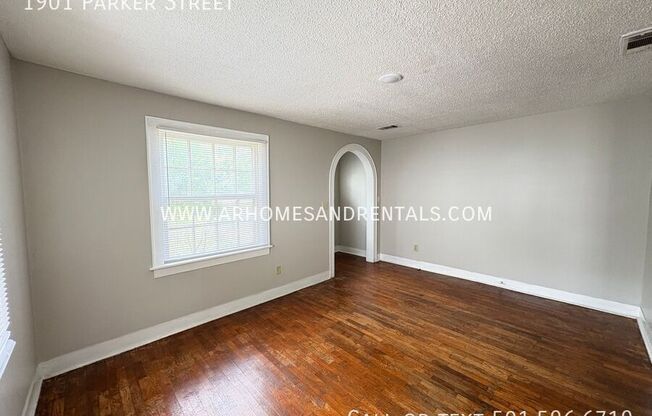 1901 PARKER ST