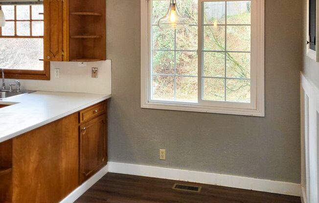 West Salem Home with Daylight Basement ~ Cascade 970