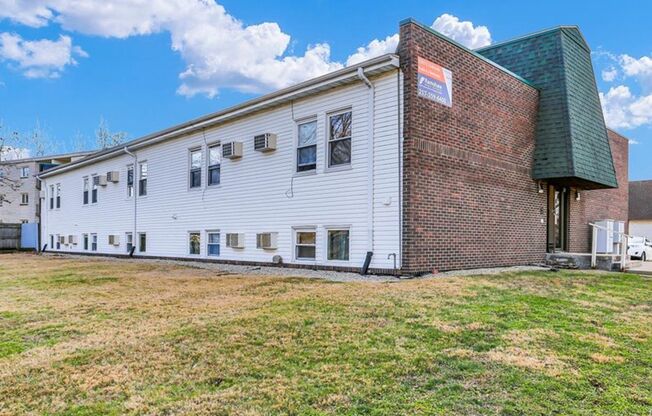1005 E COLORADO
