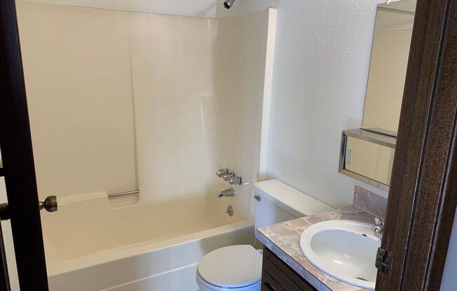 Studio, 1 bath, $1,150, Unit 09