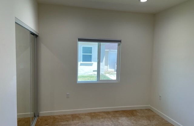 3 beds, 2.3 baths, 1,200 sqft, $3,600