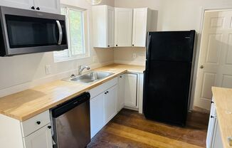 3 beds, 1 bath, $2,200