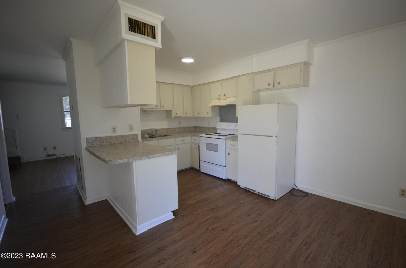 2610 NE EVANGELINE TRWY