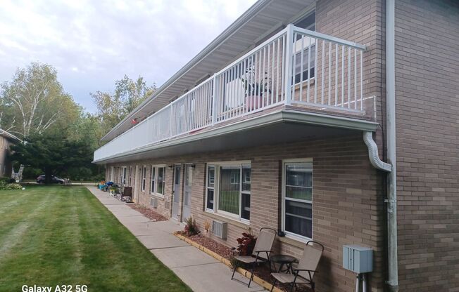 2 beds, 1 bath, $1,139, Unit 516 3002