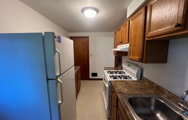 2 beds, 1 bath, $925, Unit 81 N. Sprague Avenue