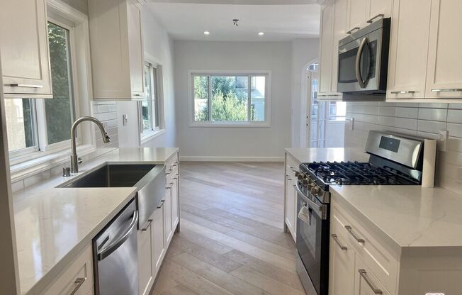 120 N Swall Dr