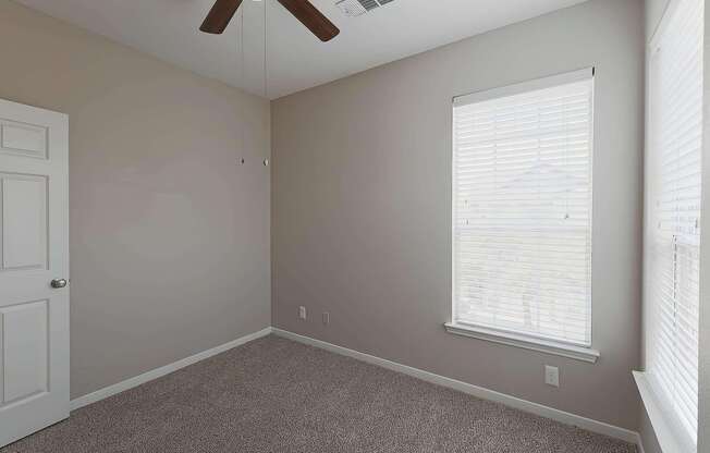 3 beds, 2 baths, 1,299 sqft, $1,656