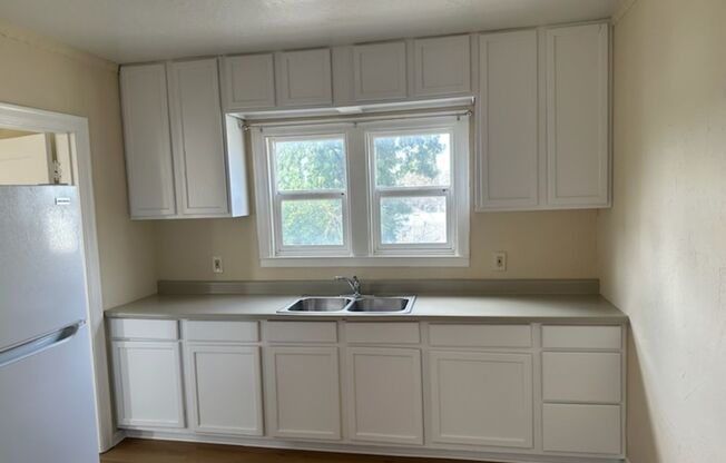 25-45 W. Tenth street
