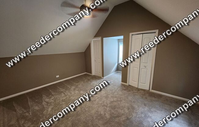 Spacious 2 bedroom 1 bath house near train station for easy commute.