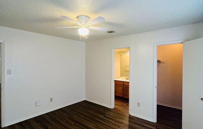 2 beds, 2 baths, $1,400