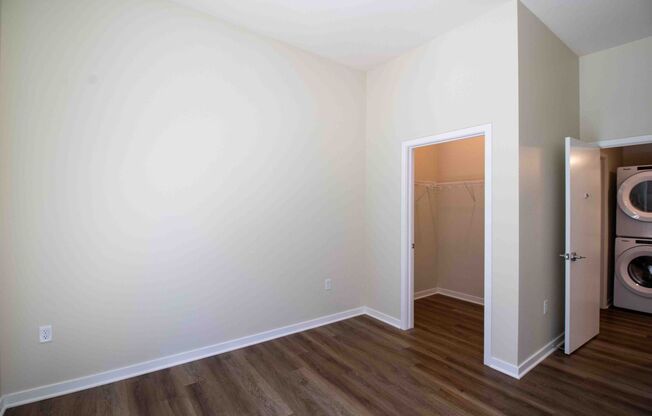 2 beds, 1 bath, 941 sqft, $2,375, Unit 109