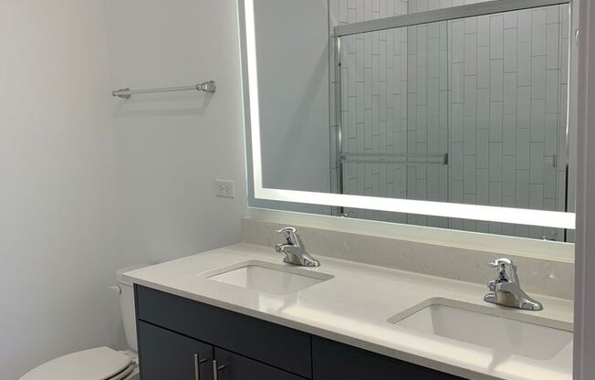 2 beds, 2 baths, 1,133 sqft, $2,985, Unit 516