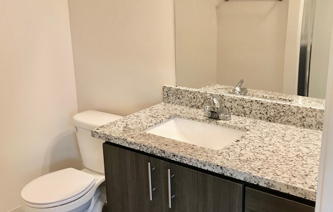 Studio, 1 bath, 355 sqft, $995, Unit 304