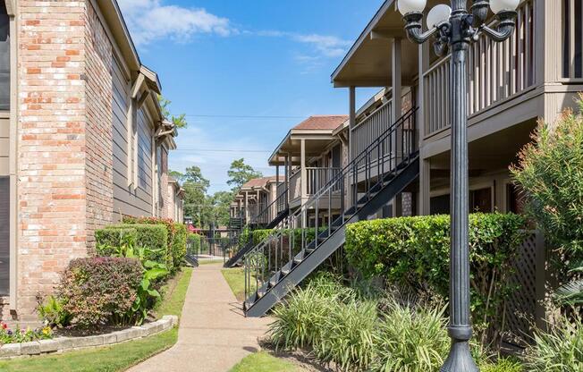 Canterbury Court Apartments