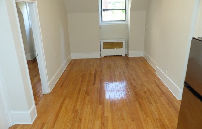 1 bed, 1 bath, $2,700, Unit 4A