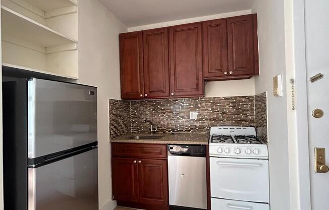 1 bed, 1 bath, $3,800, Unit 4E