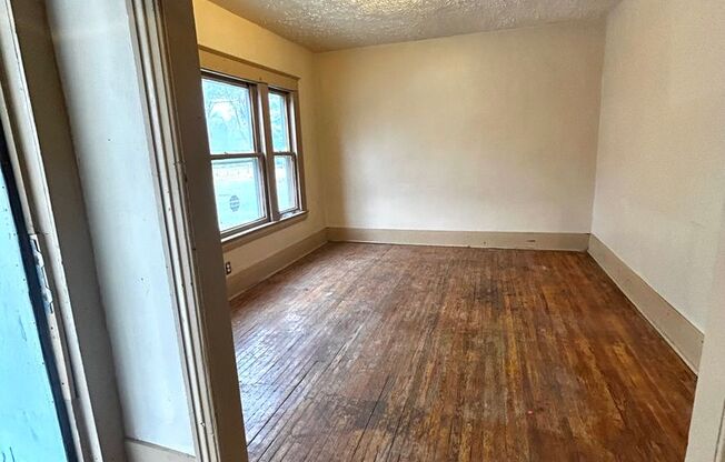 3 beds, 1 bath, 1,275 sqft, $1,200, Unit 108 Glendale Park