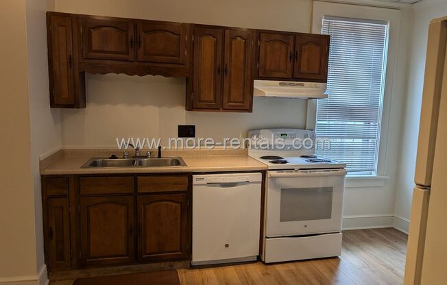 2 beds, 1 bath, 600 sqft, $1,300, Unit 51 Stewart