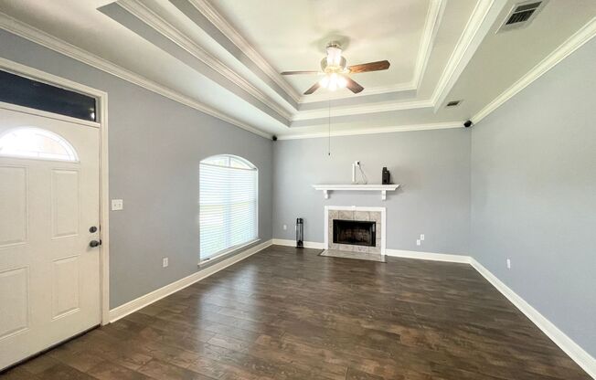 3 Bedroom House In Livingston Parish with HUGE yard!
