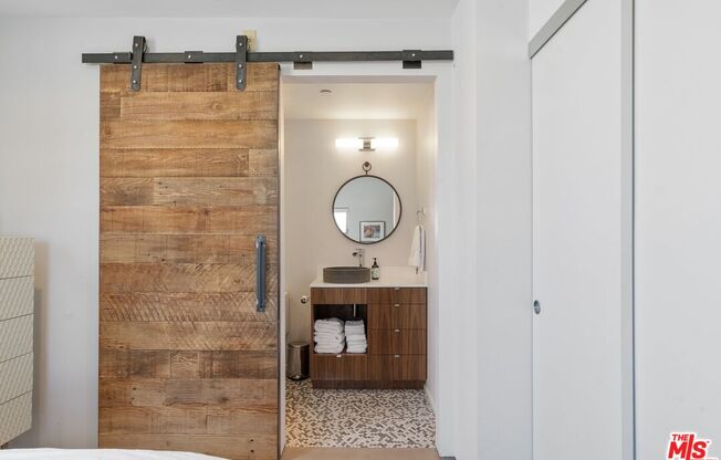 611 N Bronson Ave Apt 10