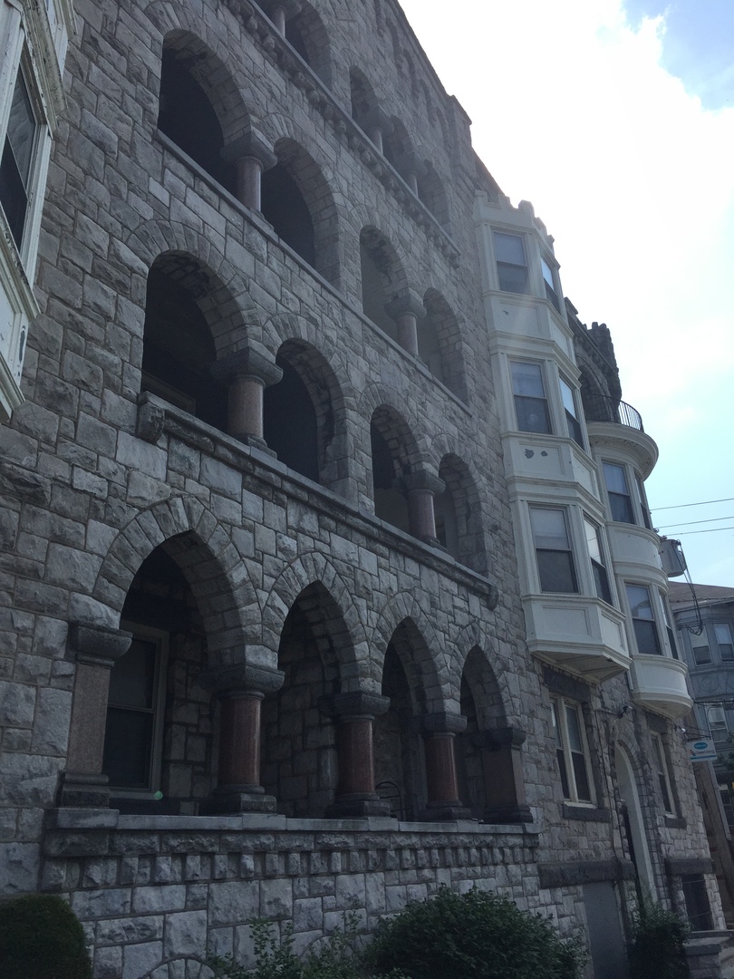 Stoneleigh Court Apartments