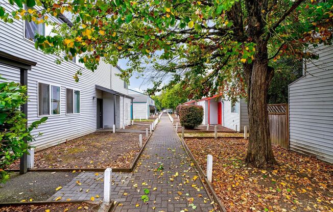 3 beds, 1.5 baths, 1,231 sqft, $2,295, Unit N1