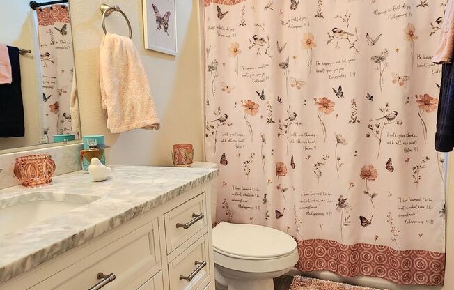 2 beds, 1 bath, 988 sqft, $1,350, Unit Unit 55