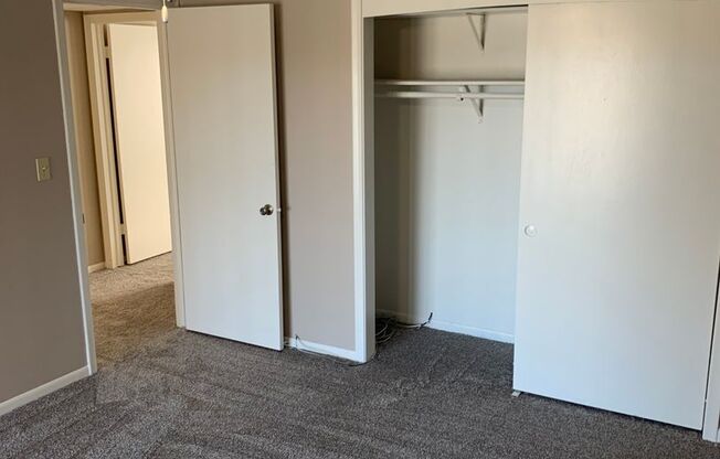 2 beds, 2 baths, 1,324 sqft, $1,289, Unit 042