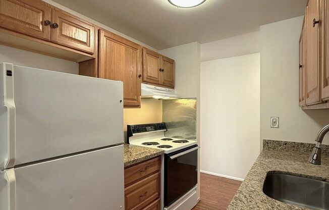 2 beds, 1 bath, 619 sqft, $1,900, Unit 302