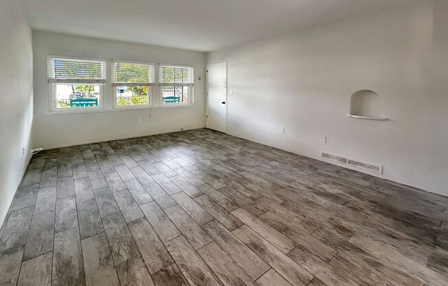 1120 Beach Dr